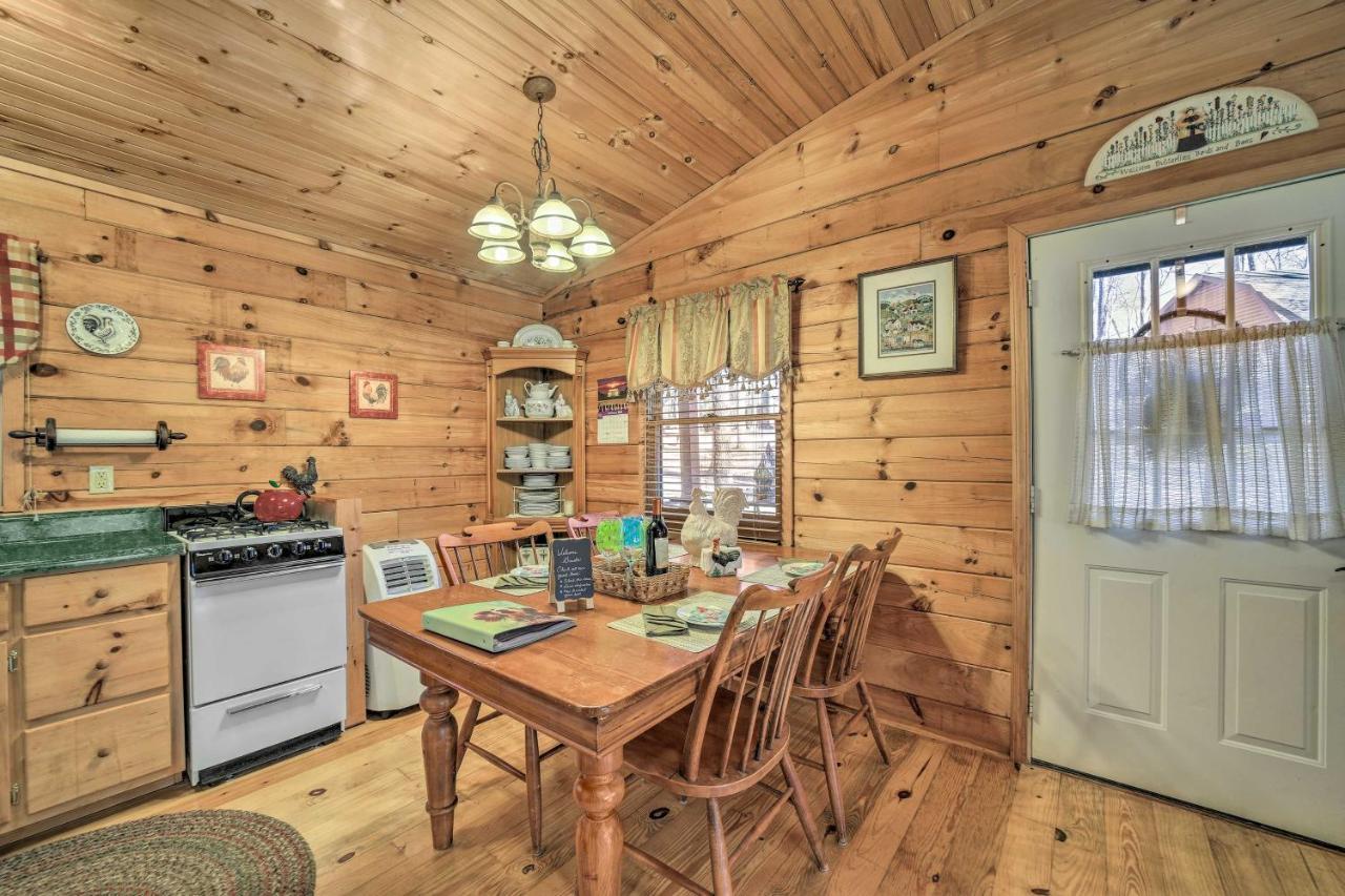 Franklin Cabin With Porch Near Hiking And Waterfalls! Exterior photo